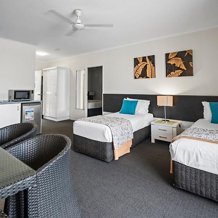 Colonial Palms Motor Inn Airlie Beach Εξωτερικό φωτογραφία