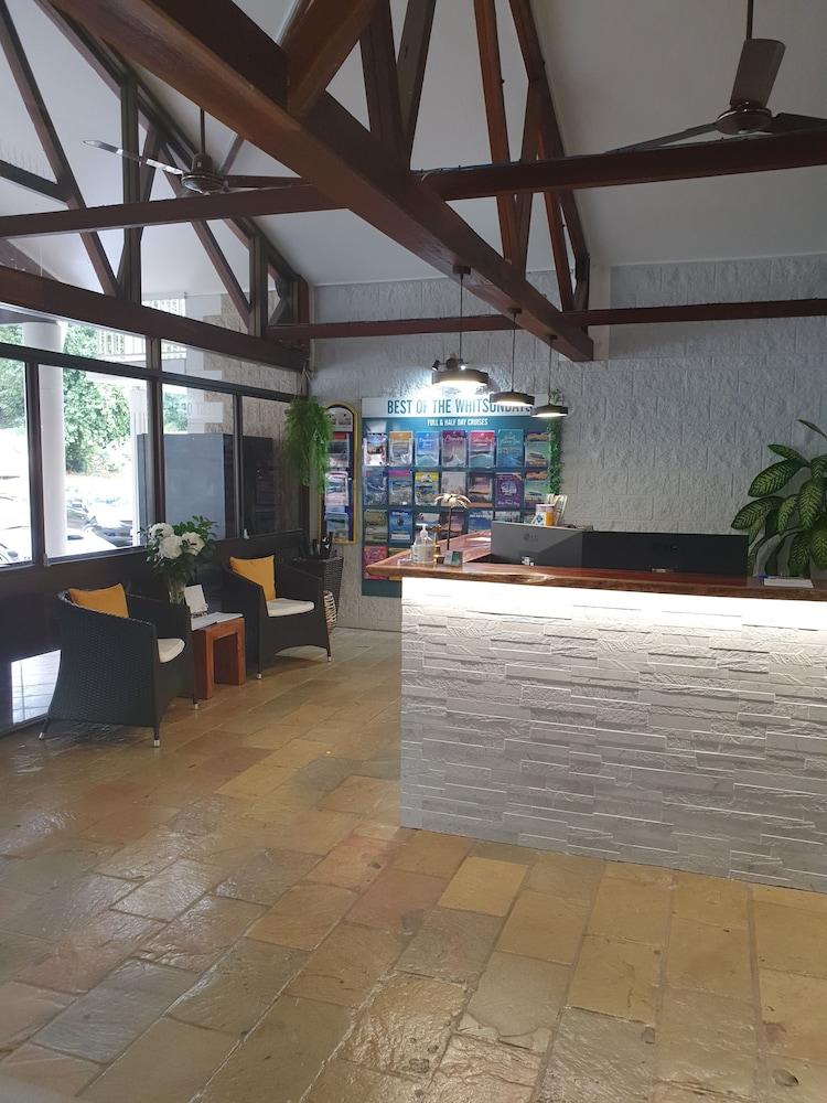 Colonial Palms Motor Inn Airlie Beach Εξωτερικό φωτογραφία