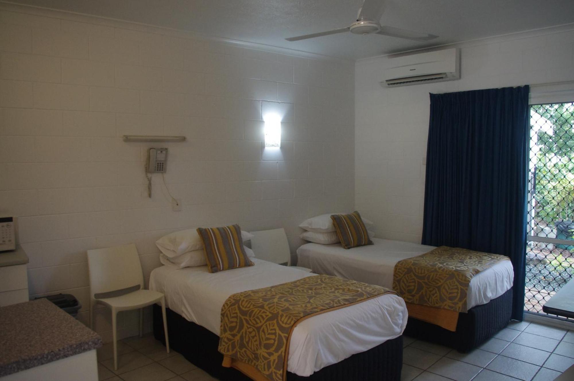 Colonial Palms Motor Inn Airlie Beach Εξωτερικό φωτογραφία