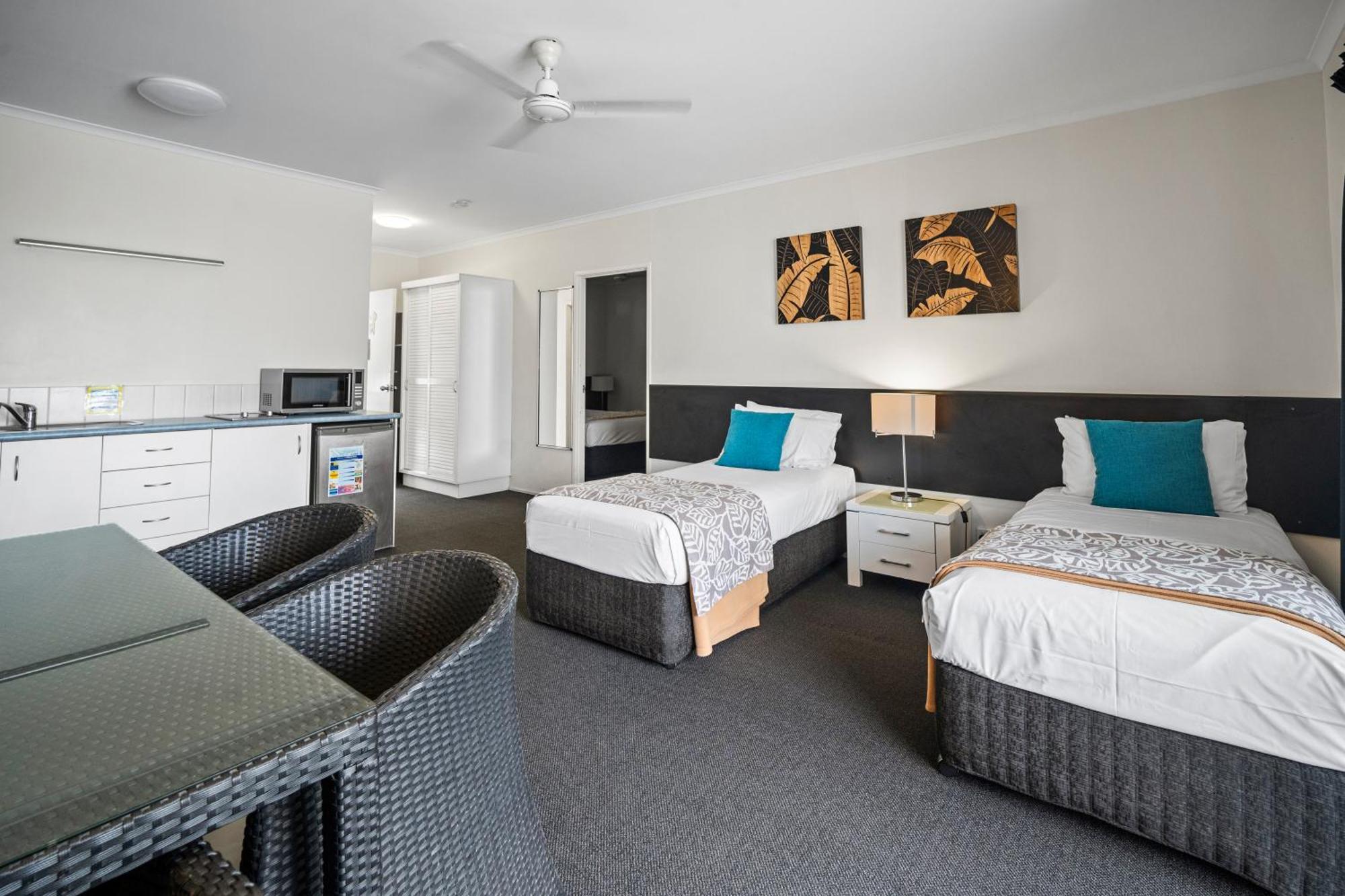 Colonial Palms Motor Inn Airlie Beach Εξωτερικό φωτογραφία