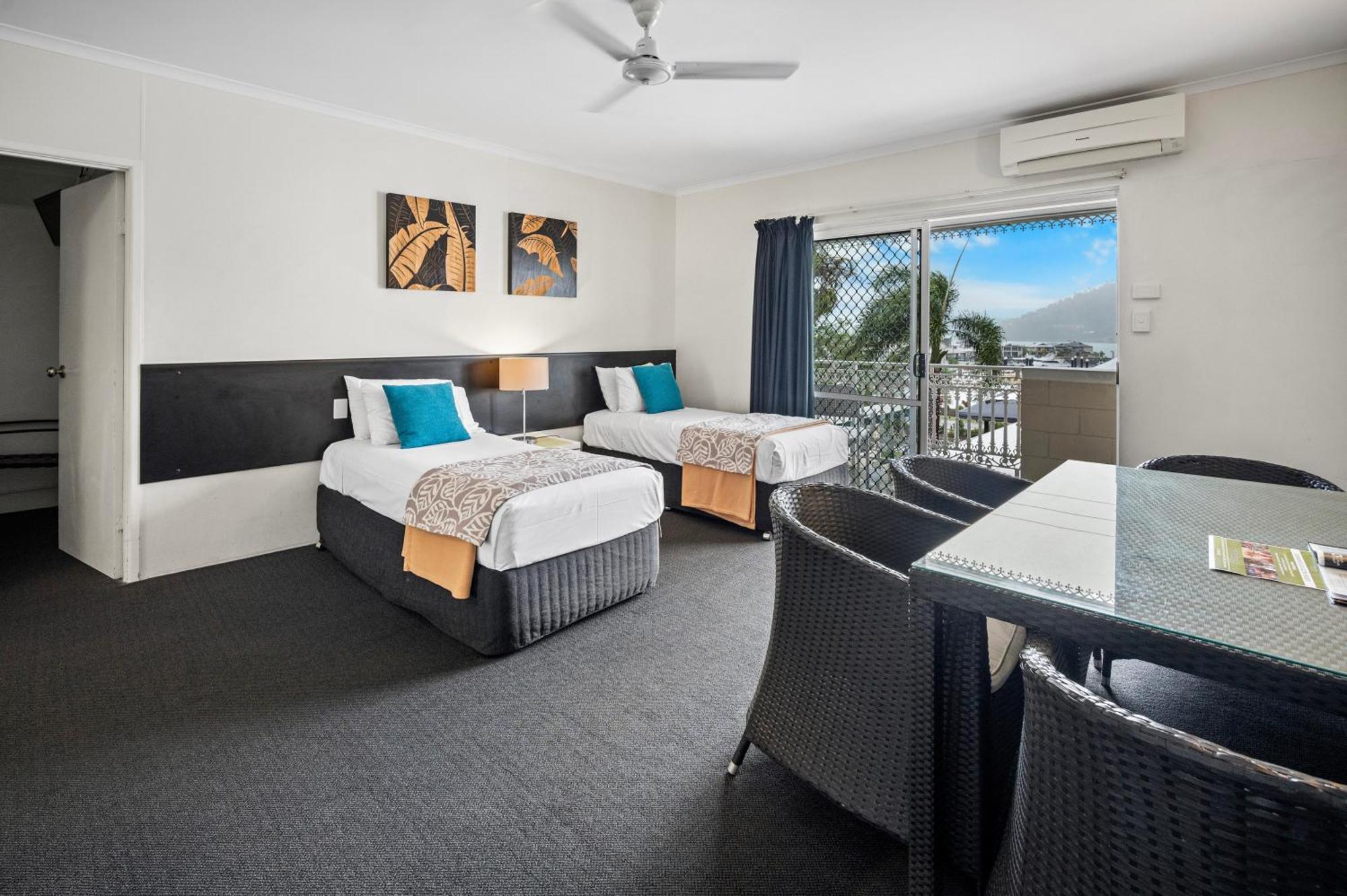 Colonial Palms Motor Inn Airlie Beach Εξωτερικό φωτογραφία