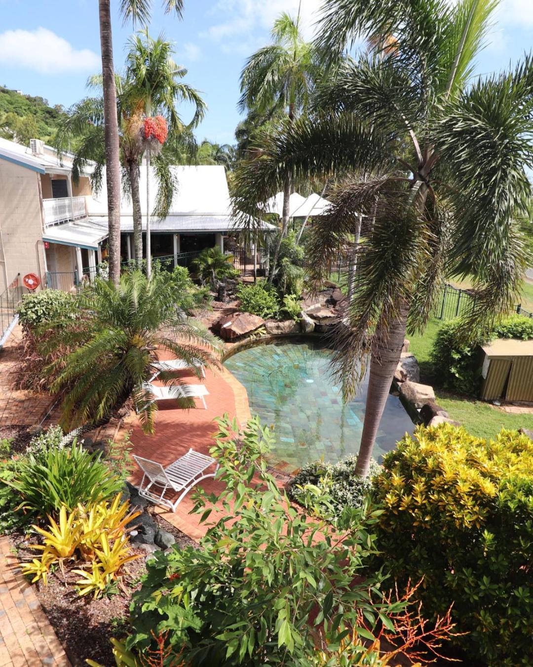 Colonial Palms Motor Inn Airlie Beach Εξωτερικό φωτογραφία
