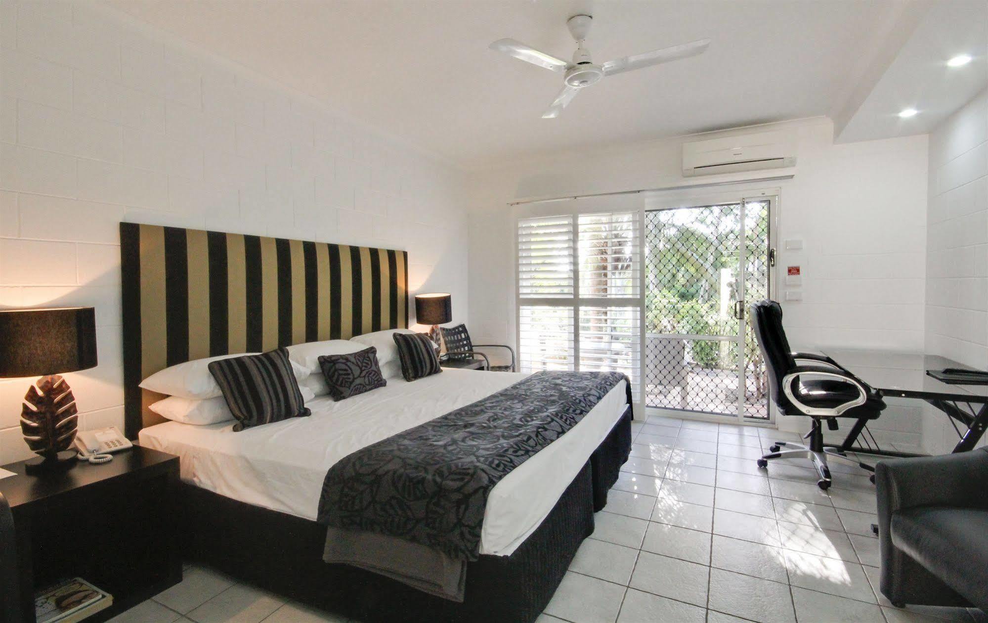 Colonial Palms Motor Inn Airlie Beach Εξωτερικό φωτογραφία